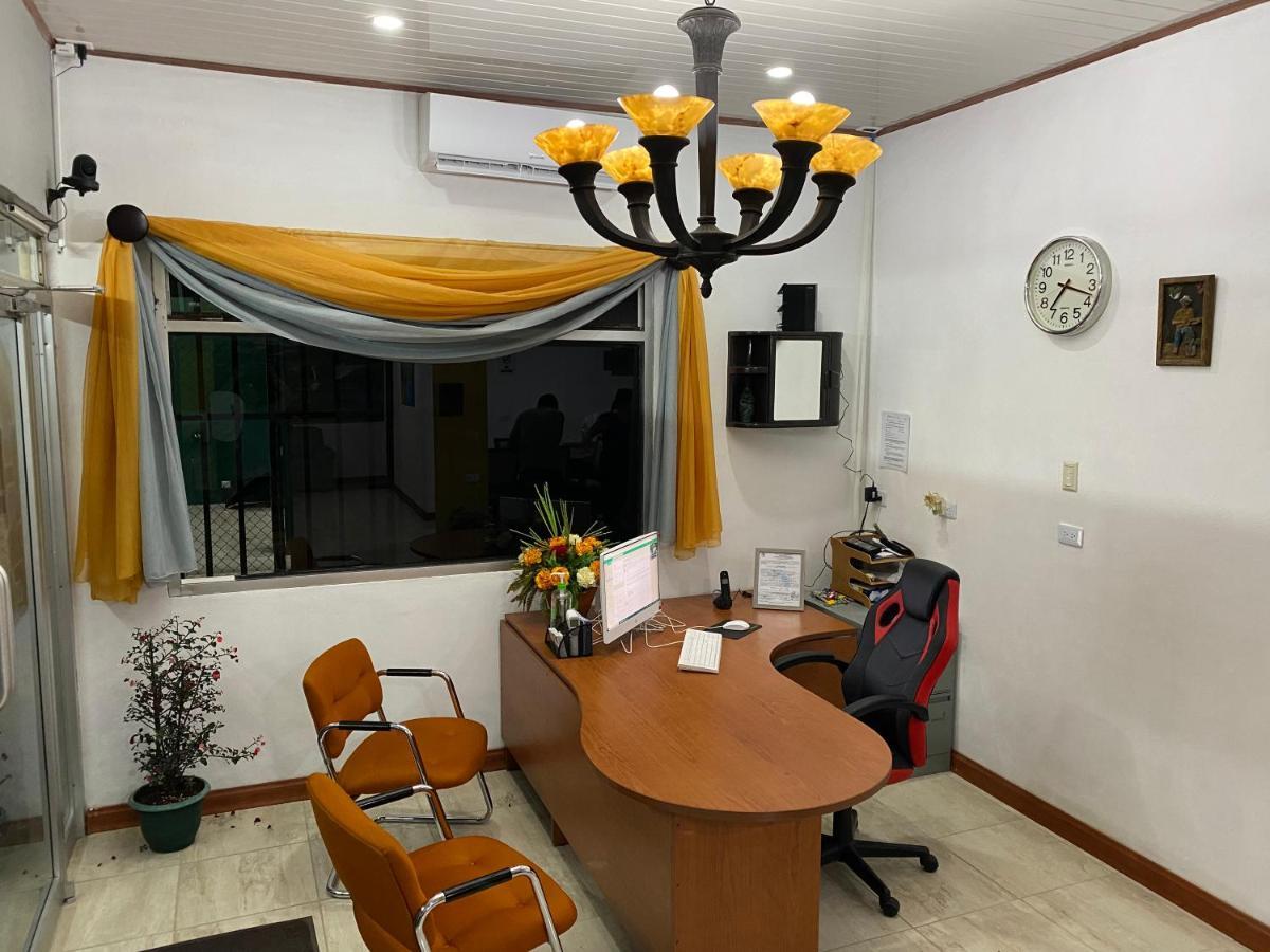 Hotel El Coco Alajuela Kültér fotó