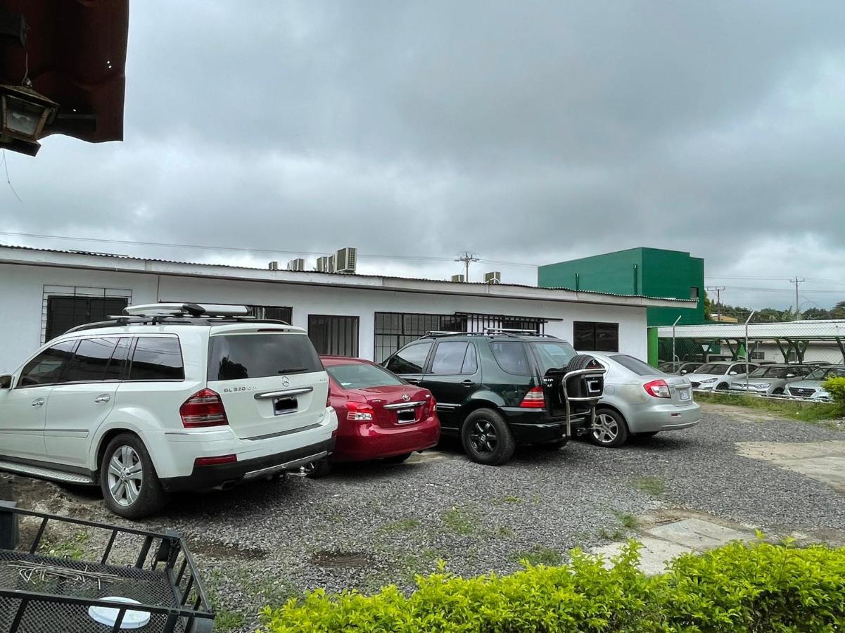 Hotel El Coco Alajuela Kültér fotó
