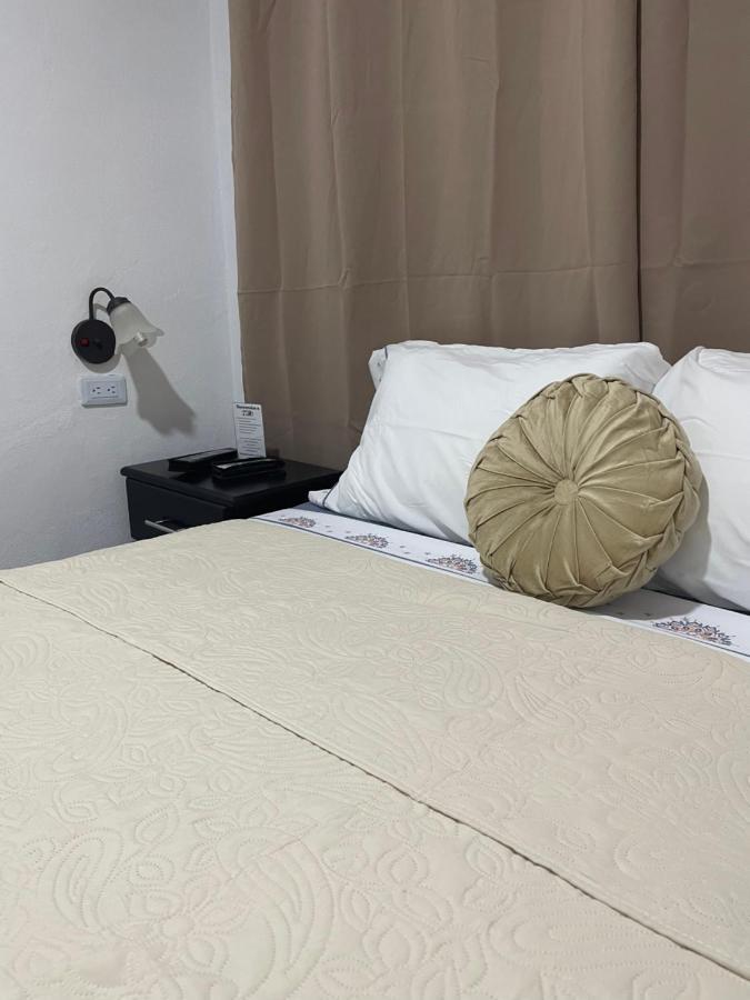 Hotel El Coco Alajuela Kültér fotó