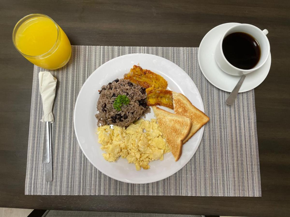 Hotel El Coco Alajuela Kültér fotó